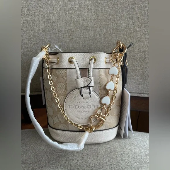 NWT！COACH MINI DEMPSEY BUCKET BAG IN SIGNATURE JACQUARD WITH STRIPE（C8322）V-Day